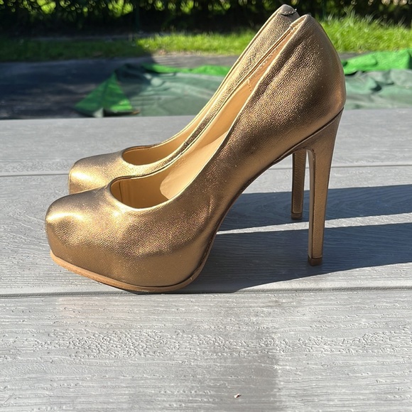 Kelsi Dagger gold bronze heel - Picture 2 of 3